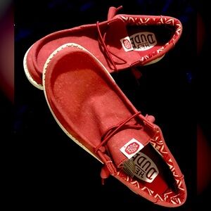 Mens Size 8 Hey Dudes. Never worn except to be tried on.